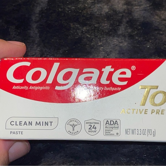 Colgate total toothpaste - Picture 2 of 11